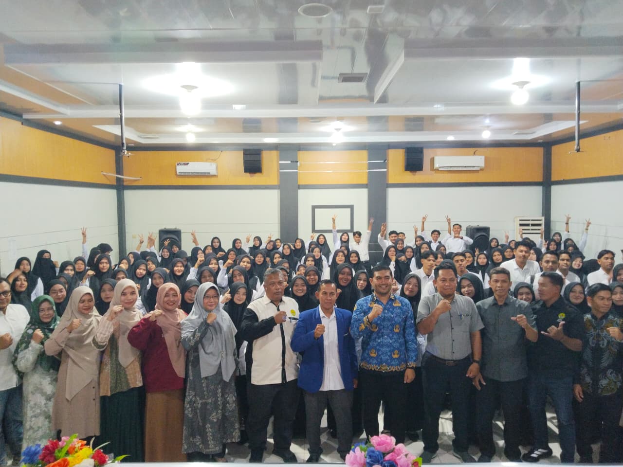 FKIP Universitas Jabal Ghafur Serahkan Mahasiswa PPL, Dilepas Kepala Cabang Dinas Pendidikan Wilayah Pidie